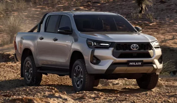Toyota Hilux 2024 trình làng với thiết kế cải tiến nhẹ, động cơ mild hybrid tiết kiệm nhiên liệu hơn
