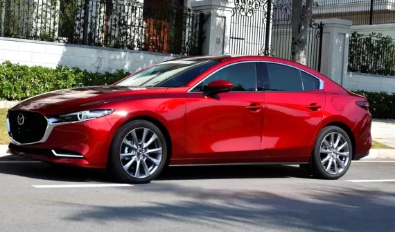 Mazda3 tại Việt Nam có thêm phiên bản 1.5 Signature mới, thêm camera 360 độ, giá từ 739 triệu đồng