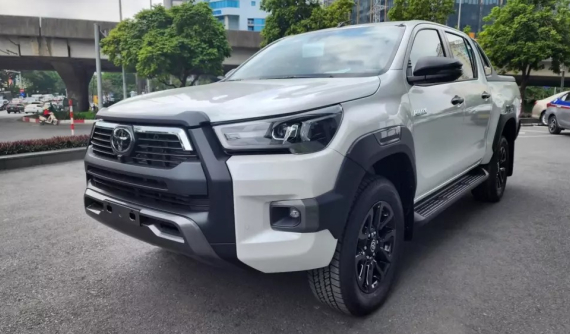 Toyota Hilux 2024 chuẩn bị ra mắt Việt Nam với trang bị nâng cấp, giá từ 668 triệu đồng
