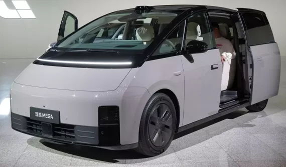 Đánh giá nhanh Li Auto Mega 2024: Dùng công nghệ để thuyết phục khách chọn mua với giá 1,83 tỷ đồng