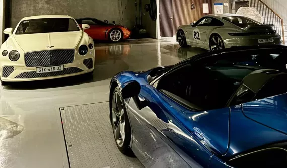 Bắt trend ngày 29/2, Cường "Đô-la" đăng tải dàn xe chất lượng khiến nhiều người tò mò 4 năm sau như thế nào