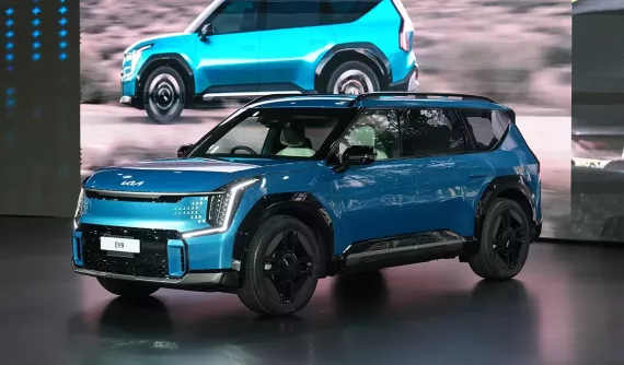 SUV điện cỡ lớn Kia EV9 2024 tiếp tục ra mắt Đông Nam Á, giá đắt hơn VinFast VF9 tại Việt Nam