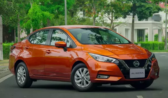 Trong khi Toyota Vios giảm giá niêm yết thì Nissan Almera bị cắt ưu đãi, chỉ còn 50% lệ phí trước bạ