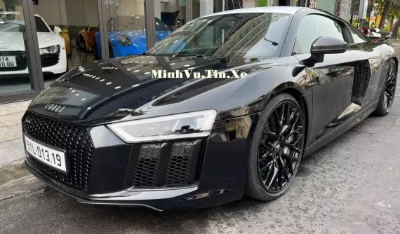 "Qua" Vũ tái xuất cùng Audi R8 V10 Plus trên đường phố Tp.HCM, siêu xe gần 10 năm mà mới như "xe cọp"