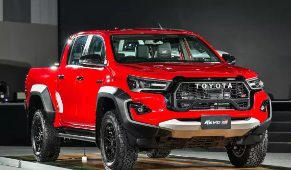Toyota Hilux GR Sport 2024 chính thức được bày bán tại Đông Nam Á, cạnh tranh Ford Ranger Wildtrak V6 mới