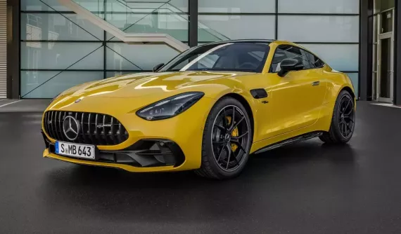 Vén màn xe thể thao Mercedes-AMG GT 43 2024 với động cơ "nhỏ mà có võ"
