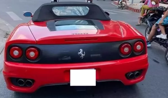"Qua" Vũ tiện tay sắm luôn chiếc Ferrari 360 Spider còn xót lại trên thị trường, vẫn là đẳng cấp của nhà sưu tập xe hàng đầu Asean