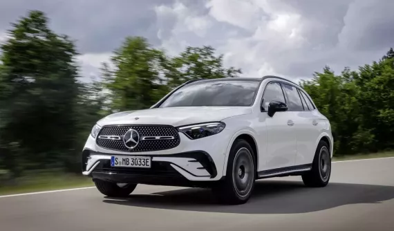 Mercedes-Benz GLC 2024 có thêm phiên bản mới, chạy 130 km mà không tốn 1 giọt xăng