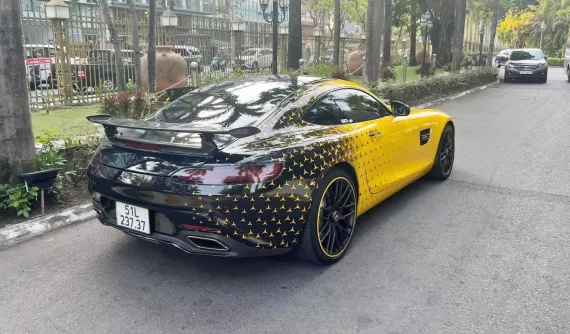 Rao bán chưa được vài tiếng, Mercedes-AMG GT S đã về đội xe của người này, sở hữu hơn 10 xe Mercedes-AMG