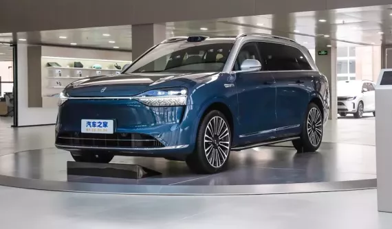 Đây là Aito M9, chiếc SUV cao cấp của hãng điện thoại Huawei "bán chạy như tôm tươi", giá từ 1,53 tỷ đồng