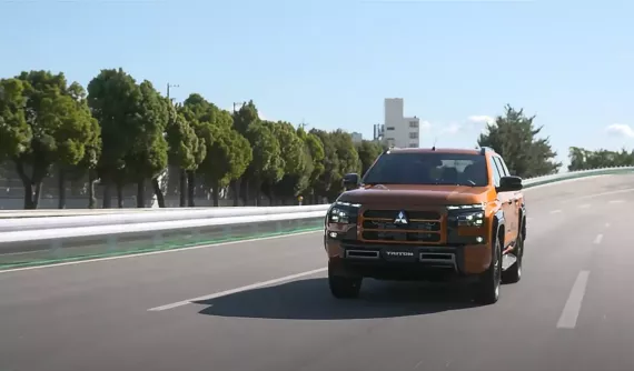 Mitsubishi Triton 2024 bất ngờ chạy thử trên đường phố Việt Nam, ngày ra mắt có lẽ không còn xa