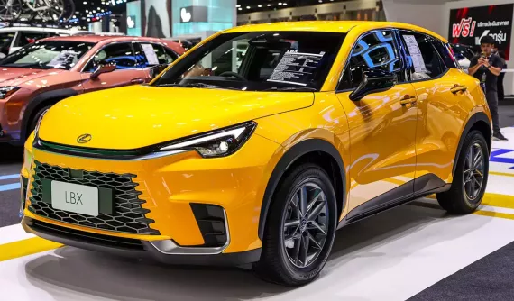 SUV hạng sang Lexus LBX 2024 "lấn sân" sang Đông Nam Á, hàng ghế sau bị chê chật hơn Toyota Wigo