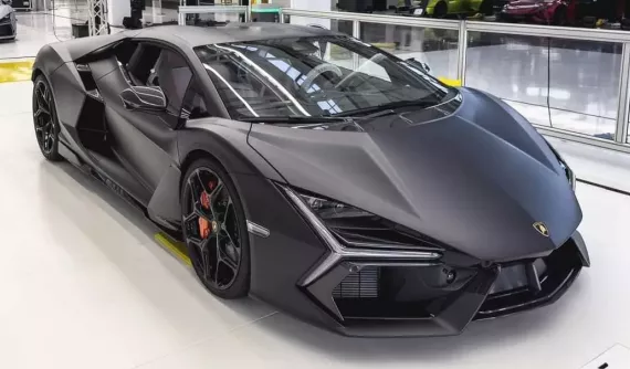 Chưa rõ ngày McLaren Elva ra biển số, Minh "Nhựa" vui vẻ khoe "chiến binh" mới Lamborghini Revuelto hơn 50 tỷ đồng
