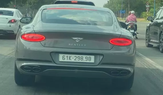 Bentley Continental GT S V8 2023 của nữ đại gia Bình Dương đã có biển số, tiền biển không đã gần 1 tỷ đồng