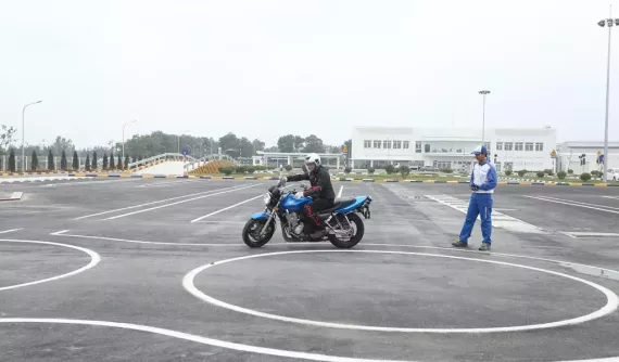 Honda Việt Nam hỗ trợ toàn bộ học phí học bằng lái xe A2