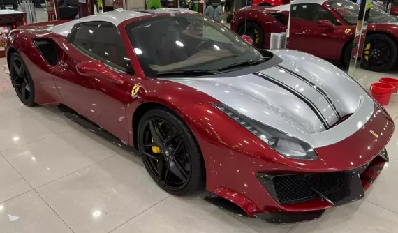 Bộ sưu tập xe Ferrari 488 của "Qua" Vũ, 4 xe tiêu chuẩn, 1 hiệu suất cao vạn người mê