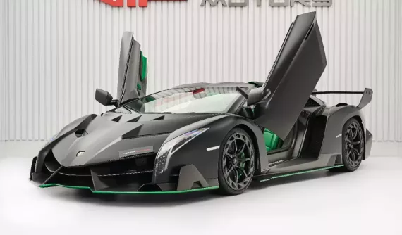 Lamborghini Veneno mới về Campuchia được cho của đại gia Việt thuộc bản coupe hay mui trần?