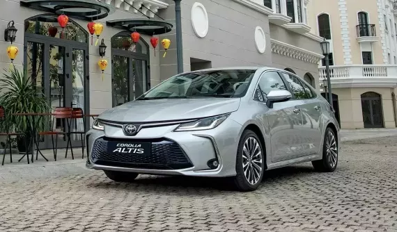 10 mẫu ô tô bán kém nhất Việt Nam tháng 3/2024: Toyota Corolla Altis bất ngờ lọt top