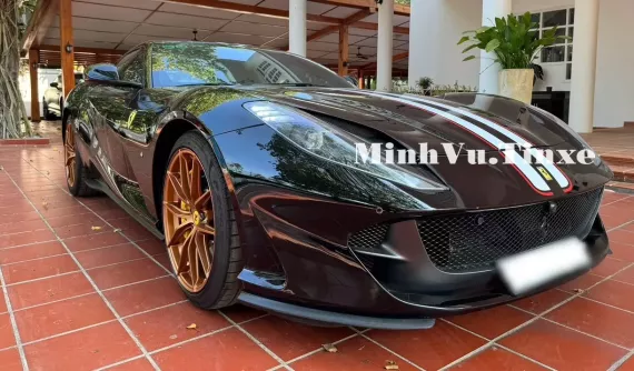 "Hắc mã" Ferrari 812 Superfast âm thầm về đội xe của "Qua" Vũ