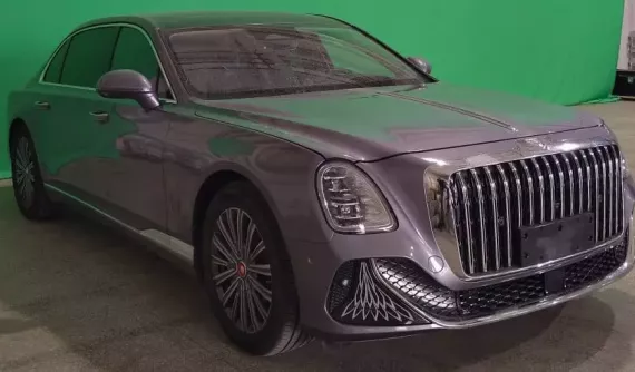 Sedan cỡ lớn Hồng Kỳ L1 lộ diện với thiết kế như lai giữa xe sang Bentley và Rolls-Royce