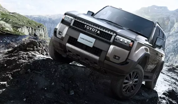 Toyota Land Cruiser Prado 2024 chính thức được bán ở thị trường nội địa, dùng động cơ giống Fortuner