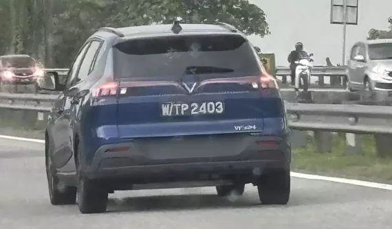 Ô tô điện "made in Vietnam" VinFast VF e34 bị bắt gặp trên đường phố Malaysia