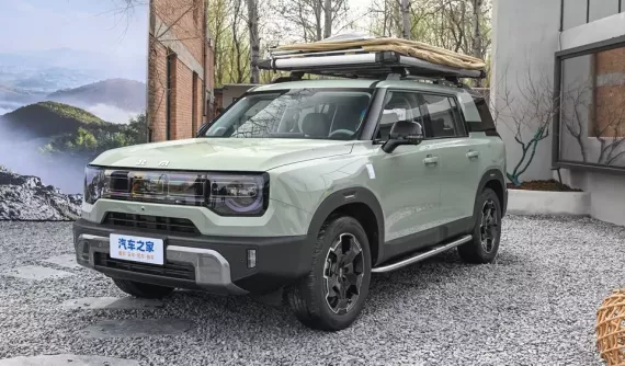 BAIC ra mắt BJ30 thế hệ thứ 2 với giá bán rẻ hơn, chỉ từ 325 triệu đồng