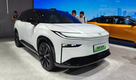 Không muốn bị tụt lại phía sau, Toyota ra mắt cặp đôi ô tô điện mới, bán ra từ năm sau