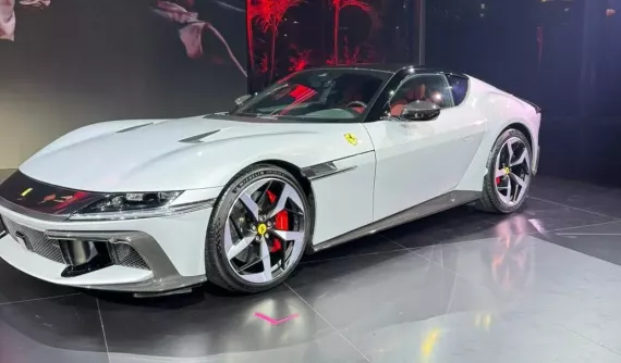 Chi tiết Ferrari 12Cilindri ngoài đời thực, siêu ngựa mới ra mắt đã lọt vào tầm ngắm của Cường "Đô-la"