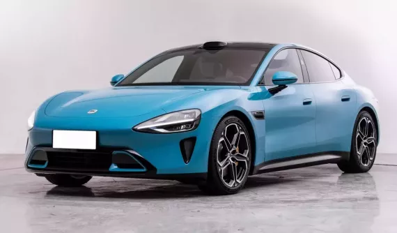 Chiếc xe SU7 của hãng điện thoại Xiaomi bị hỏng chỉ sau 39 km, không thể sửa chữa, khách đòi xe mới hãng từ chối