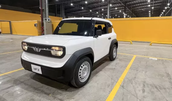 Ngắm hình ảnh "bằng xương, bằng thịt" của VinFast VF3 bản thương mại tại nhà máy