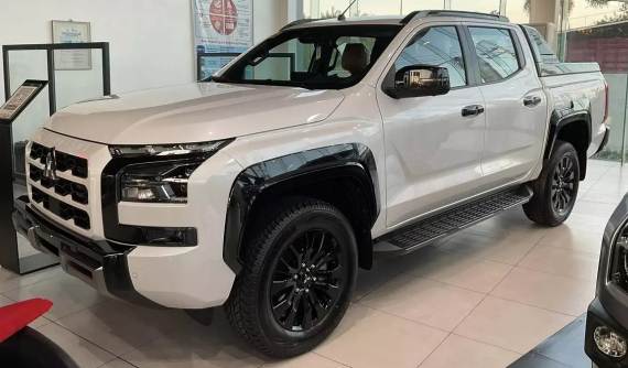Đại lý Việt nhận cọc cho Mitsubishi Triton thế hệ mới, giao xe vào tháng 9/2024