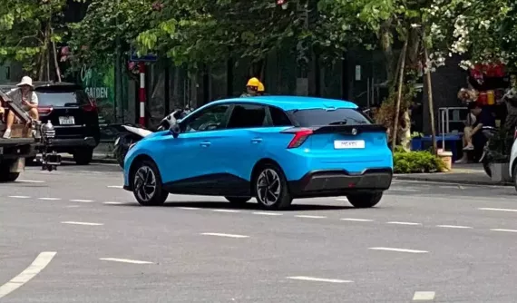 Ô tô điện MG4 EV xuất hiện trên đường phố Việt Nam, lên lịch ra mắt vào tháng 6