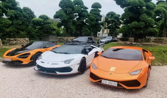 Dàn siêu xe khủng tụ tập mừng đại gia khai trương vườn tùng nhật, Huấn "hoa hồng" cũng góp mặt với chiếc McLaren 720S