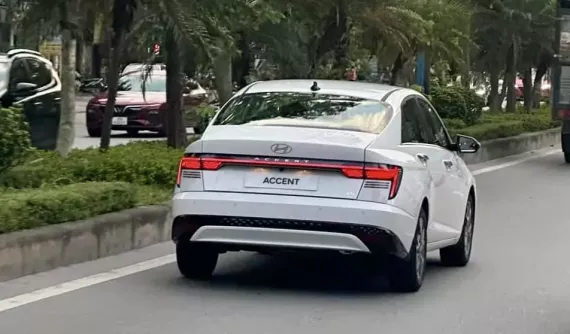 Hyundai Accent thế hệ mới chạy trên đường phố Việt Nam, ra mắt vào ngày 30/5 tới