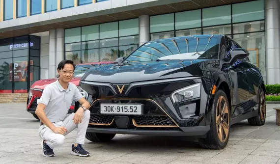 Chủ xe VinFast VF 7: "Thiết kế ngoài đời thực đẹp hơn cả trên ảnh"