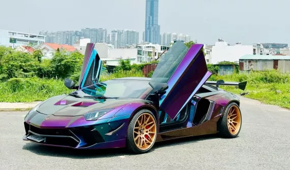 Chi tiết Lamborghini Aventador Limited Edition 50 mới được làm đẹp từ trong ra ngoài, màu sơn đầy lôi cuốn
