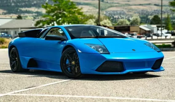 Chiếc siêu xe Lamborghini Murcielago LP640 này chạy gần 2 vạn km, nhưng giá tới 1 triệu đô la, số sàn quyết định tất cả