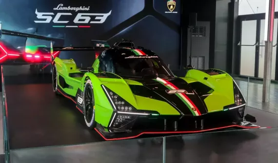 Siêu phẩm McLaren Elva không mui chưa đủ đã, Minh "Nhựa" để mắt đến xe đua Lamborghini SC63