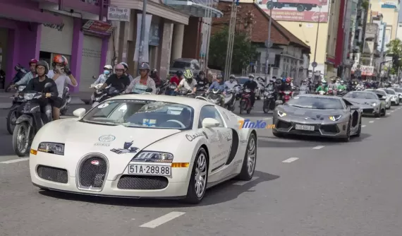 Bugatti cam kết sẽ lắp trạm xăng tại nhà cho khách nếu cần, không bỏ động cơ đốt trong