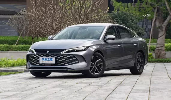 Đánh giá nhanh BYD Qin L 2024: Sedan có thể chạy 1 mạch từ Cà Mau ra Hà Nội không lo hết xăng, tiêu thụ 2,9 lít/100km, giá từ 325 triệu đồng