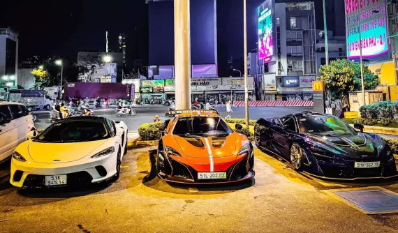 Bộ 3 siêu xe McLaren trên đường phố Tp.HCM: 2 xe độ độc nhất Việt Nam, 1 xe "zin" đang tìm chủ