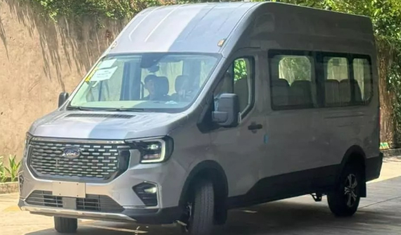 Ford Transit 2024 lộ diện hoàn toàn trước khi trình làng tại Việt Nam trong tháng sau