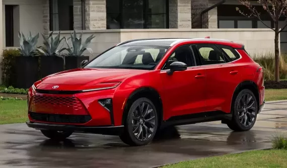 Toyota Crown Signia 2025 - xe thay Venza để cạnh tranh với Hyundai Santa Fe - chính thức được chốt giá