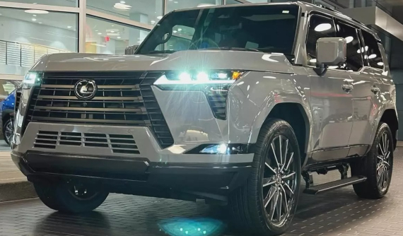 SUV hạng sang Lexus GX thế hệ mới được lên lịch ra mắt Việt Nam trong tháng này, giá gần 6 tỷ đồng