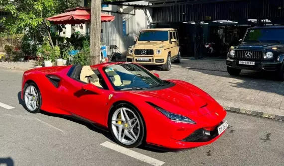 Ferrari F8 Spider chính hãng đầu tiên về Việt Nam được rao bán lại với giá 27 tỷ đồng, ngang xe mới