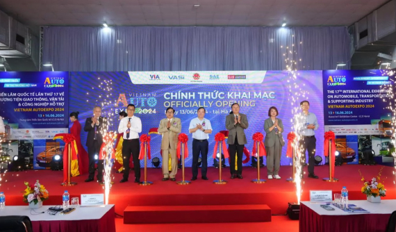 Khai màn triển lãm Vietnam AutoExpo 2024 tại Hà Nội
