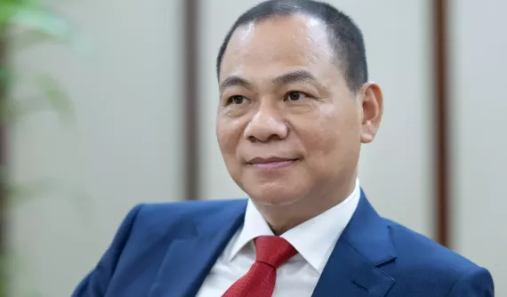 Bloomberg: Tỷ phú giàu nhất Việt Nam quyết tâm đi đến cùng cho giấc mơ xe điện