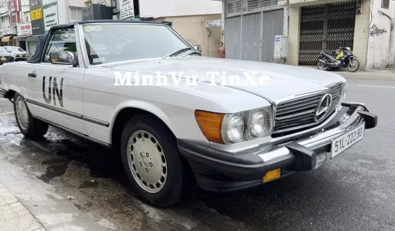 Thưởng lãm hàng siêu hiếm Mercedes-Benz 560SL được "Qua" Vũ chi hơn 2 tỷ đồng mua về, còn thiếu 230SL là đủ bộ