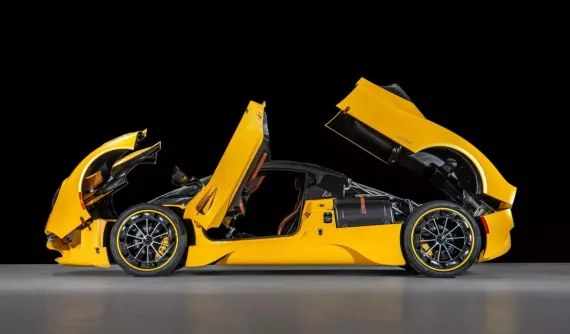 Pagani Utopia đầu tiên đến với Miami, chủ nhân sở hữu hàng chục xe hypercar và megacar các loại